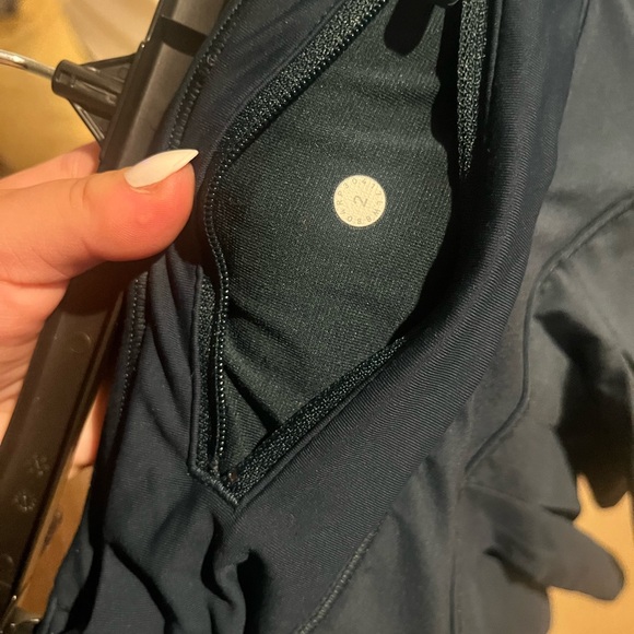 LULULEMON pleated skirt - Picture 4 of 6